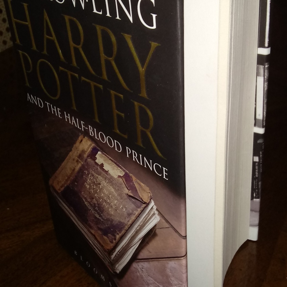 1st addition book of HARRY POTTER AND HALF BLOOD P